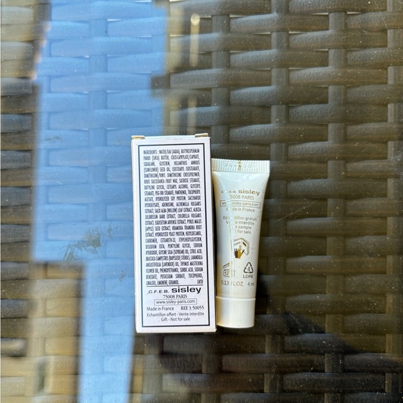 Sisley Paris L'Intégral Anti-Age Cream - Picture 2 of 2